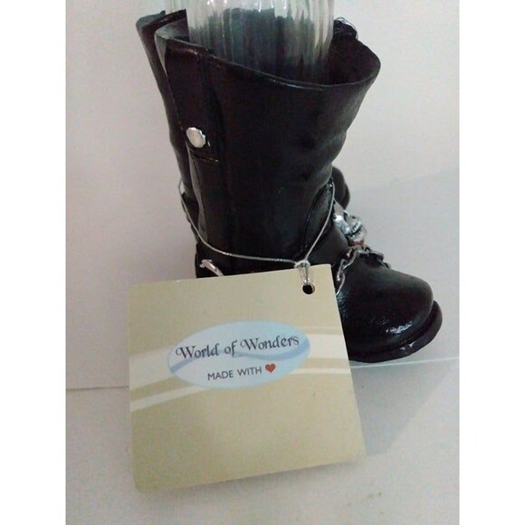 Born To Ride Boot Salt & Pepper Shakers By DWK Corporation-World Of Wonders - Picture 5 of 6